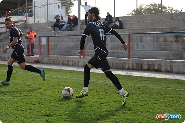 חסן מאתר את וולק (עדי מלול)